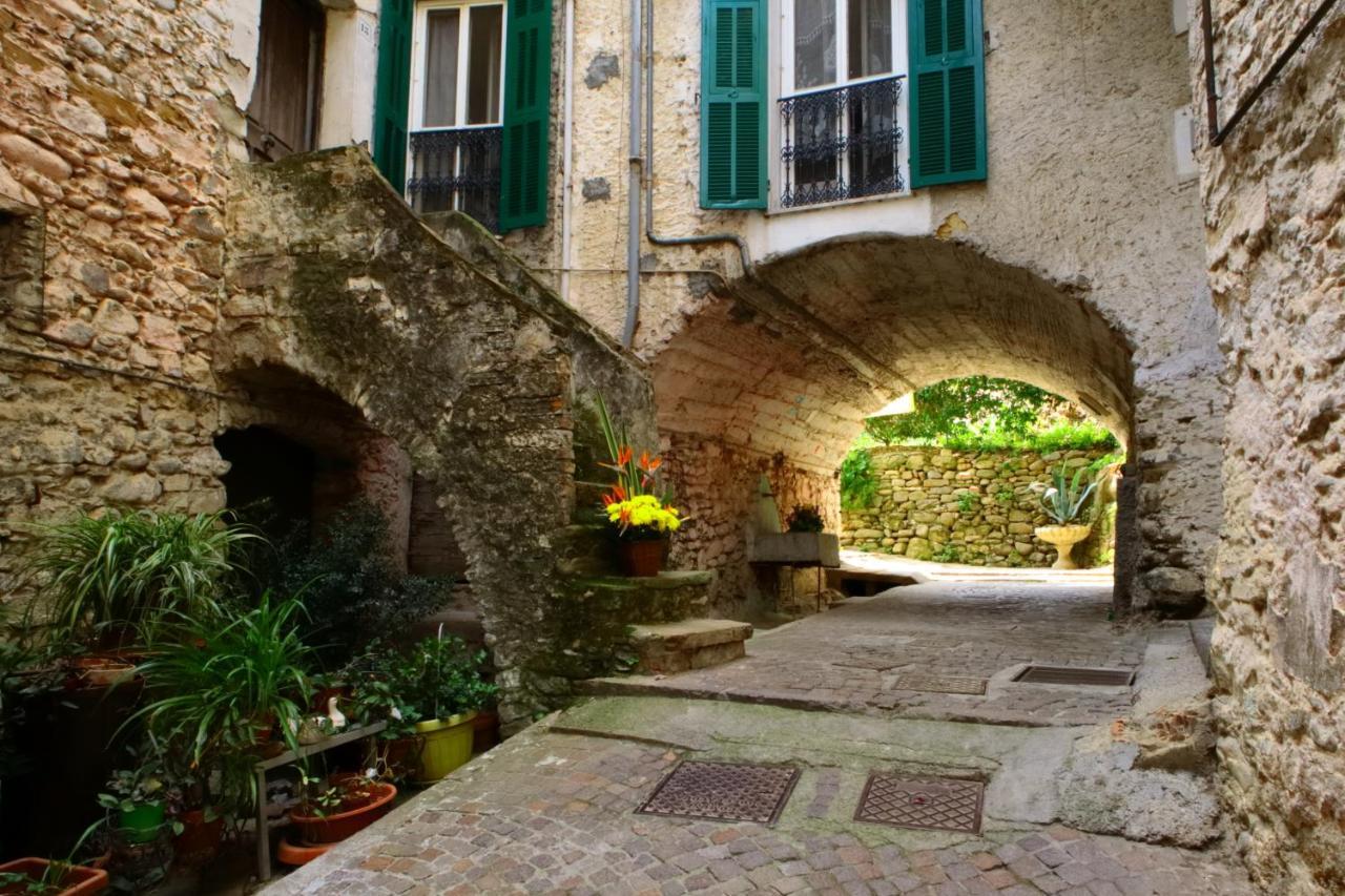 Vila La Casa Degli Alberi Dolceacqua Exteriér fotografie
